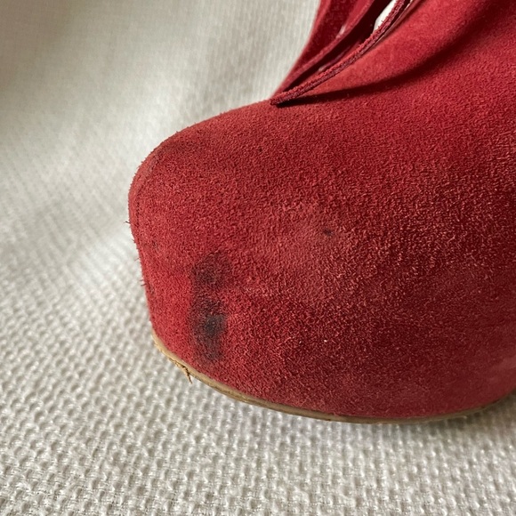 Koolaburra Red Suede Fringe Ankle Boots - Picture 6 of 12